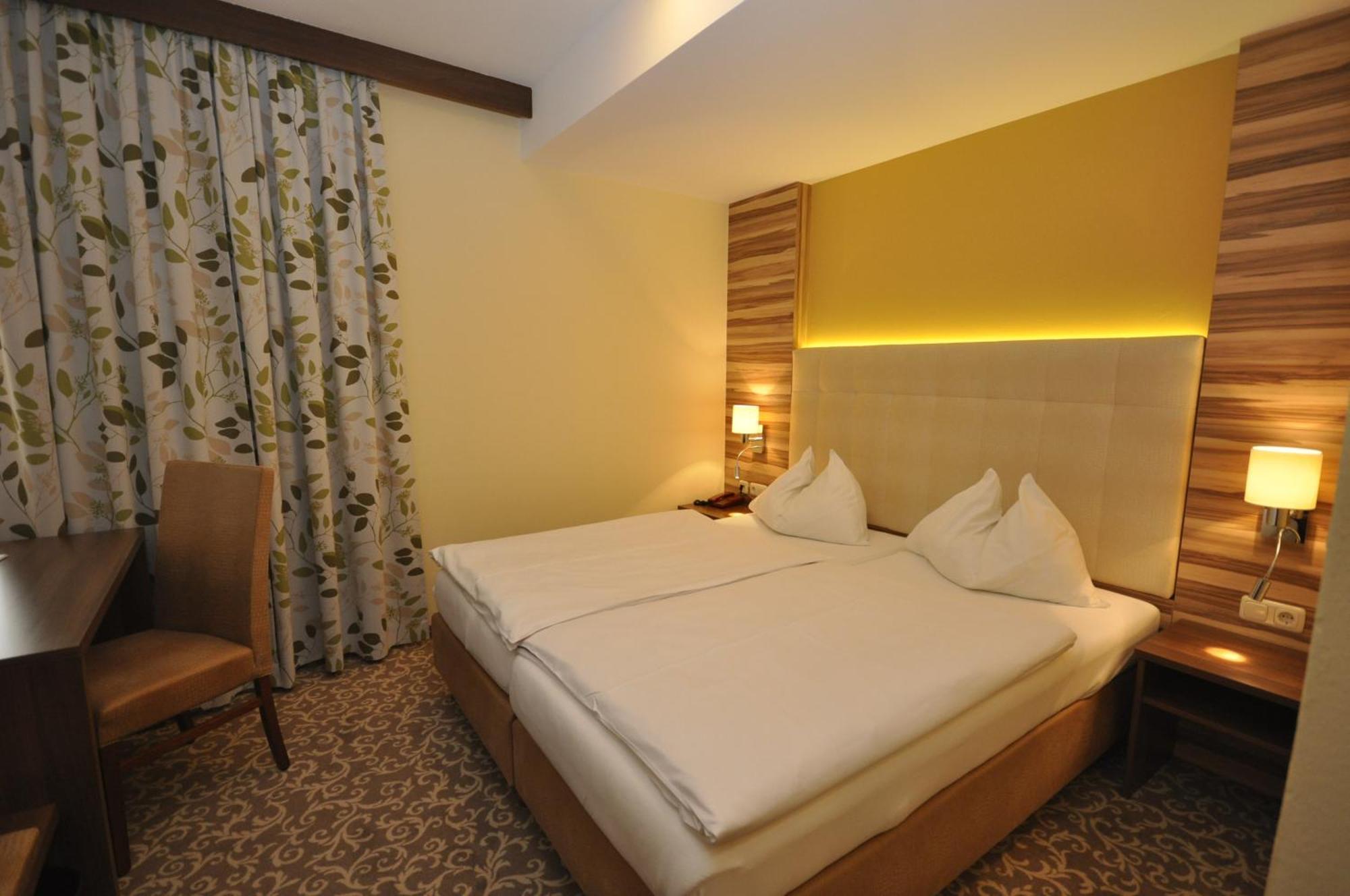 Hotel Wachau Мельк Екстер'єр фото